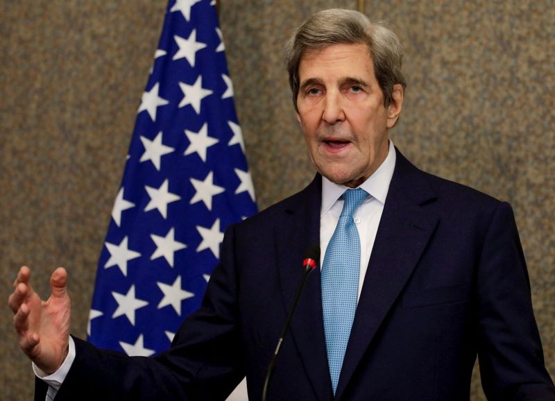 Focus on climate, Kerry says as international attention turns to Ukraine