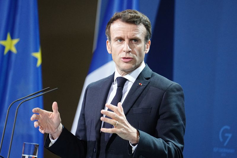 France's Macron flies to Moscow in high-risk diplomatic mission