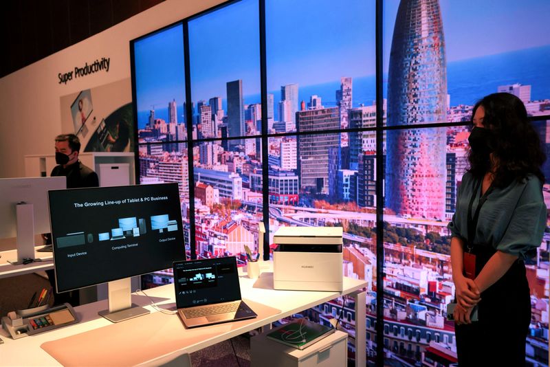 Huawei commits to consumer markets with 'Smart Office' launch