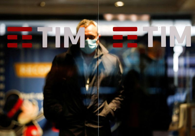 In shadow of KKR approach, Telecom Italia to discuss overhaul