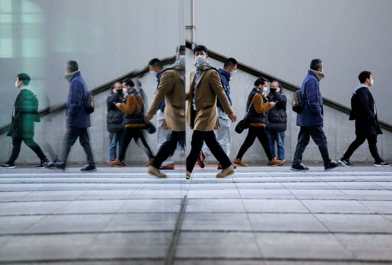 Japan runs current account deficit on rising fuel costs