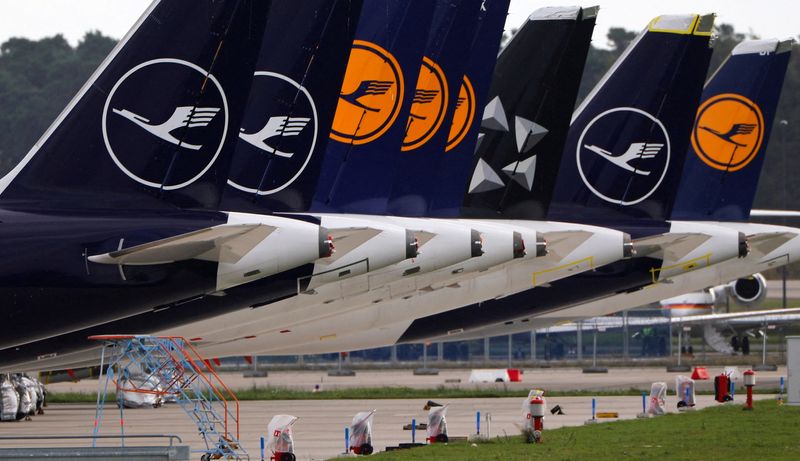 Lufthansa cancels 30 flights to Russia this week