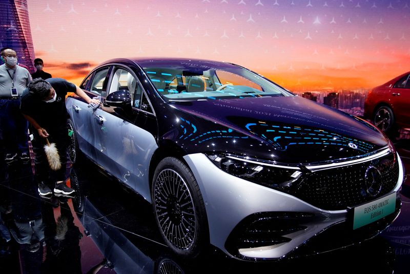 Mercedes-Benz foresees EV-only production lines within few years - board member