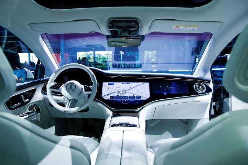 Mercedes-Benz targets U.S. for hands-free driving certification this year - CEO
