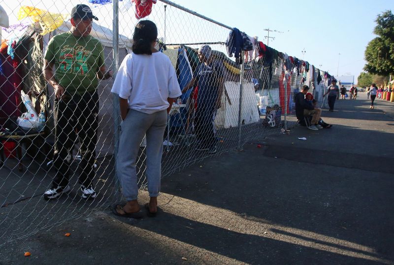 Mexican authorities clear makeshift migrant camp near U.S. border