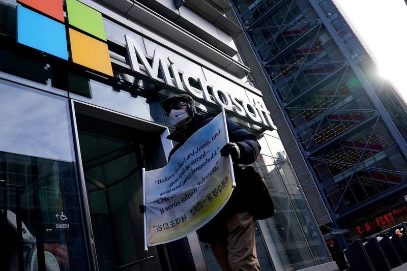 Microsoft announces app store principles as it woos regulators on deal