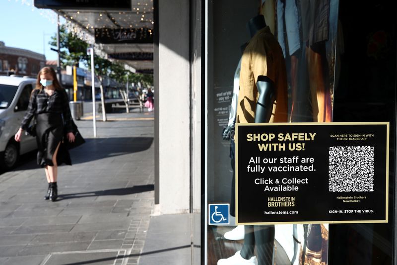 New Zealand retail sales rise in Q4 2021