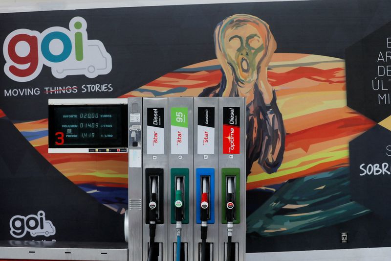 Oil edges higher on tight supply and post-pandemic recovery