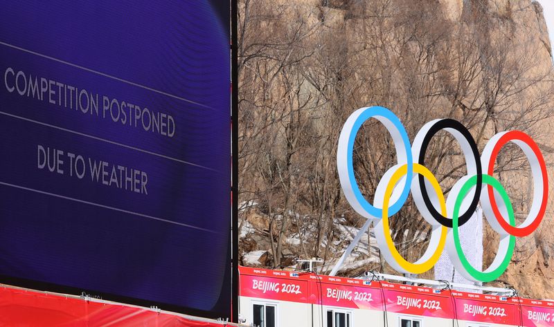 Olympics-Alpine skiing-Men's downhill postponed to Feb. 7 after high winds
