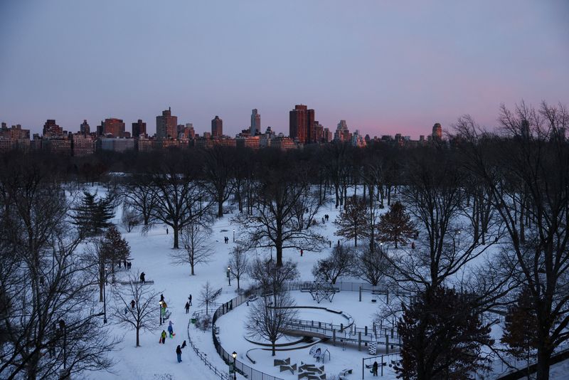 Prolonged storm delivers winter misery to central U.S