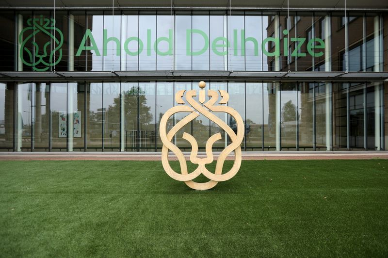 Retailer Ahold posts strong Q4, boosted by online sales
