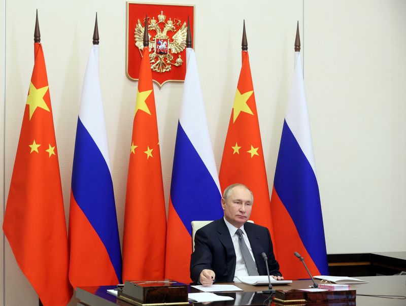 Russia, China agree 30-year gas deal via new pipeline, to settle in euros