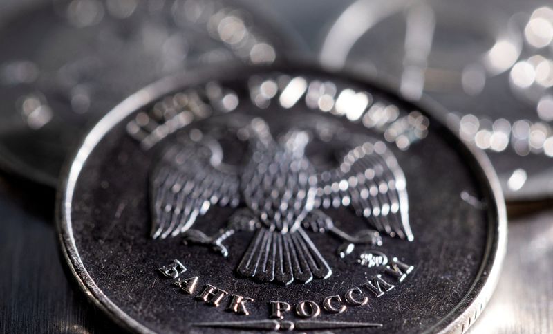 Russia 'extremely likely' to default on debts if Ukraine crisis worsens - IIF
