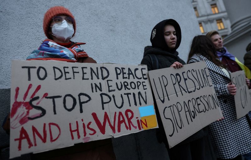 'Russia will feel the pain,' EU says as it prepares sanctions