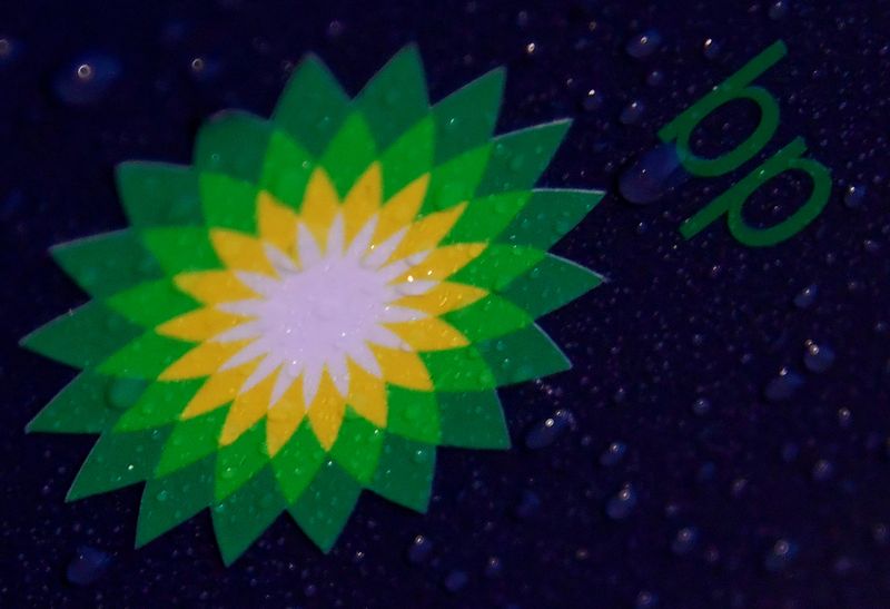 Russian oil buyers struggle with payments and vessels, BP annuls loadings -traders