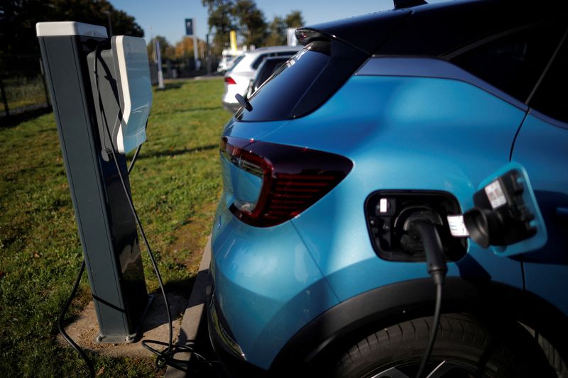 Self-charging hybrids outsell diesel in Europe for first time - ACEA