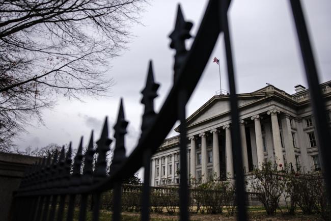 Treasury Yields Plunge as Ukraine Concern Stokes Risk-Aversion
