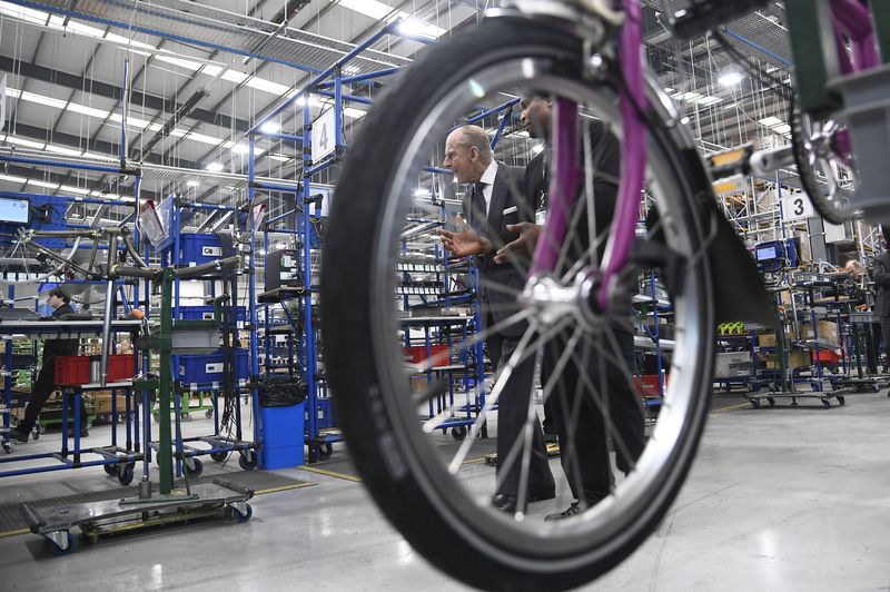 UK factory output rises at fastest rate in six months -PMI