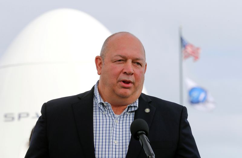 U.S. FAA chief expects 5G aviation issue to be addressed with 'minimal disruptions'