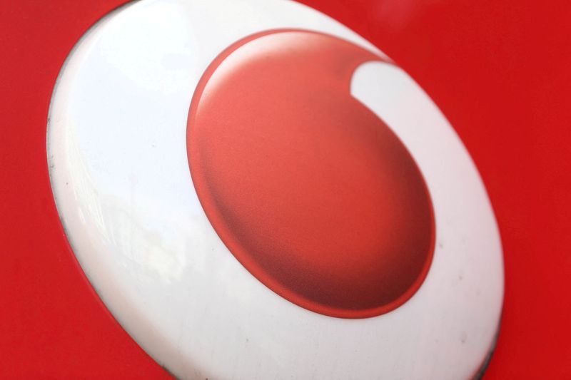 Vodafone looks to sell stake in Indian cell tower firm