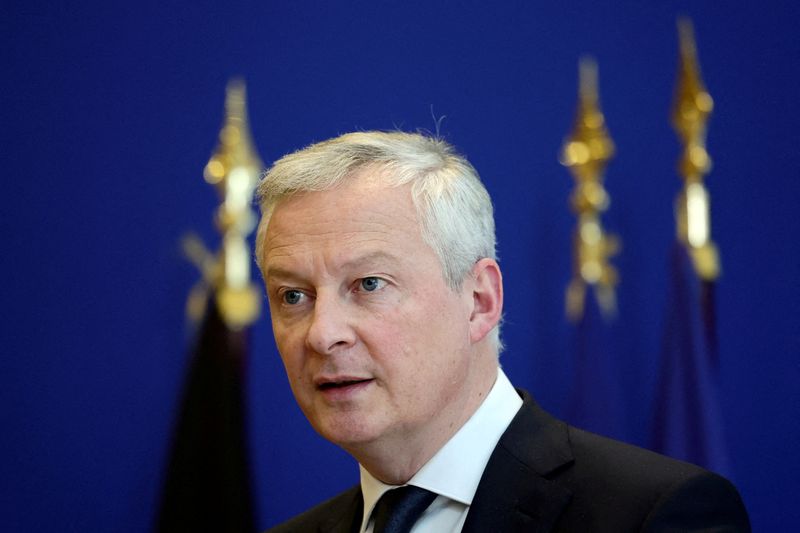 French Finance Minister Le Maire: we want to isolate Russia financially