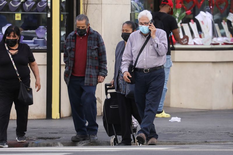 A third of U.S. COVID now caused by Omicron BA.2 as overall cases fall