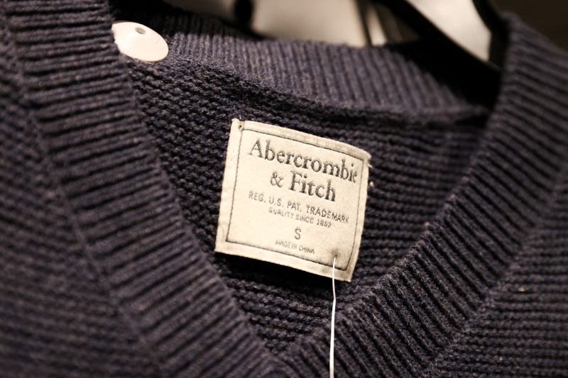 Abercrombie warns of weak margins as holiday sales disappoint