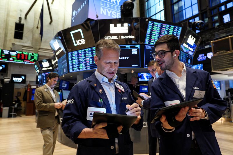 Analysis-'Mystifying' U.S. stock rally defies economic unease