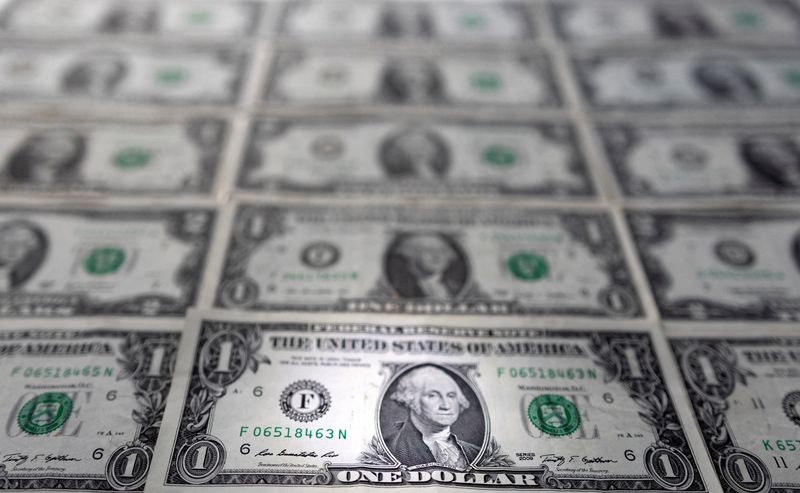 Analysis-U.S. Treasury yield curve divergence sends mixed recession signals