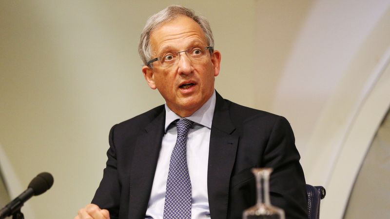 BoE's Cunliffe says Russia crisis will add to risks from rates shift