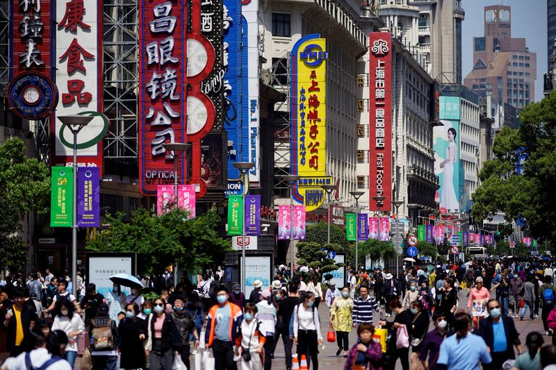 China Feb factory prices ease, spotlight now on global commodities