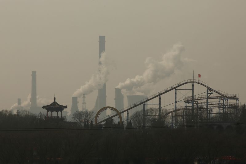 China slams firms for falsifying carbon data