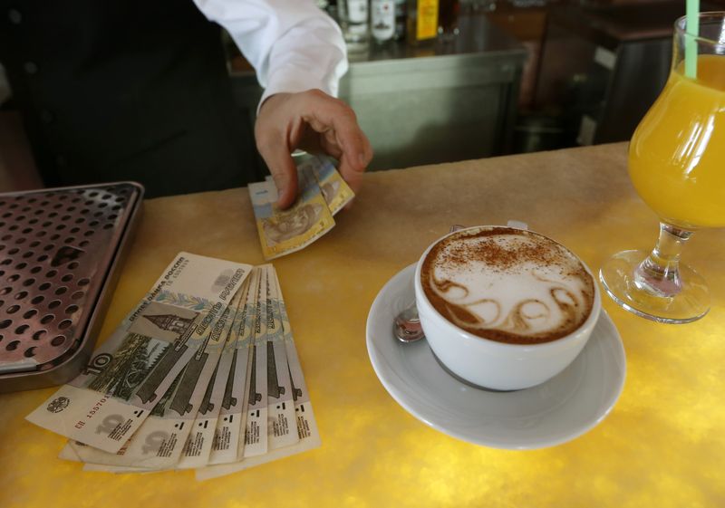 Coffee traders seeking advance payment in new deals with Russia