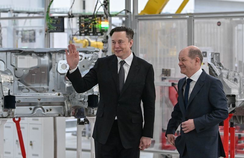 Dancing Musk hands drivers first Teslas from new German gigafactory
