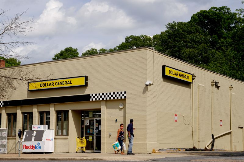 Dollar General forecasts full-year net sales above estimates