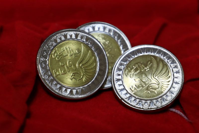 Egyptian pound drops 11% after Ukraine war prompts dollar flight