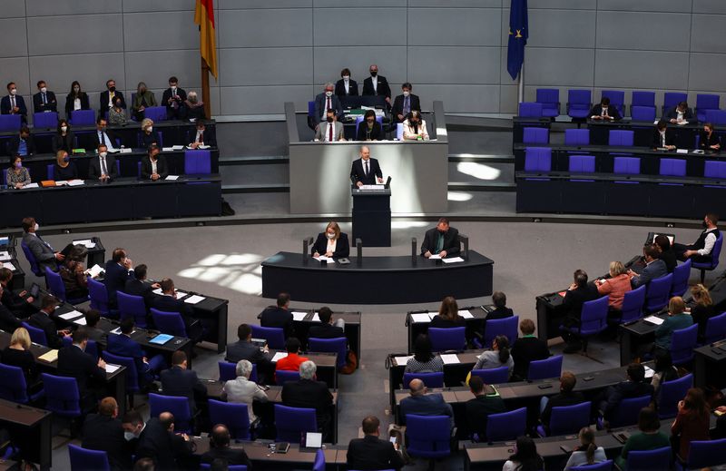 Europe cannot end Russia energy dependence overnight -Scholz