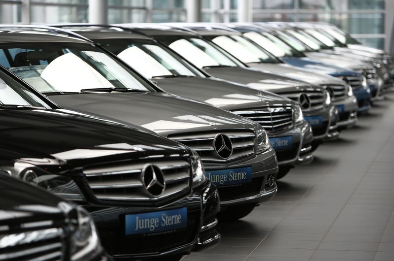 European car sales contract further in February - ACEA