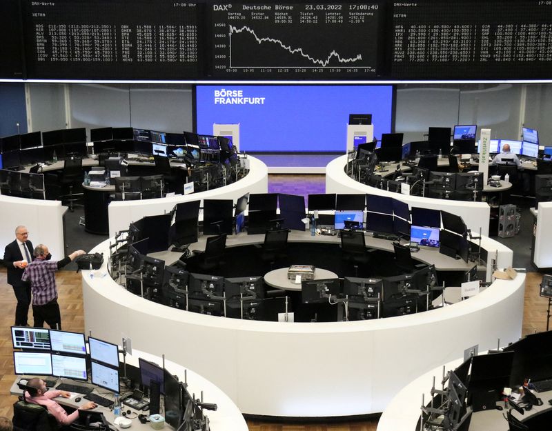 European shares fall as Ukraine worries deepen