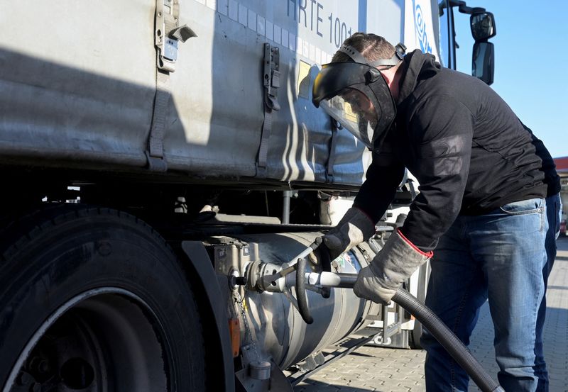 Europe's fuel crisis re-energizes debate over natural gas