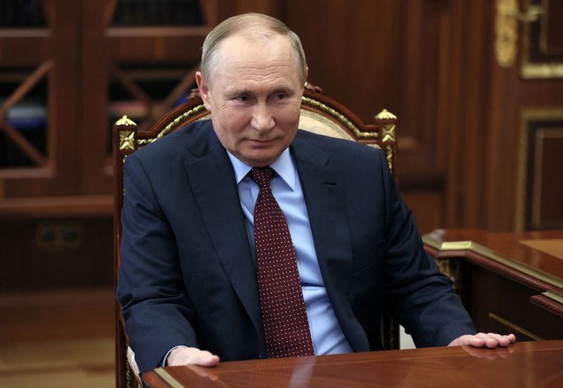 Factbox-What is the chain of command for potential Russian nuclear strikes?