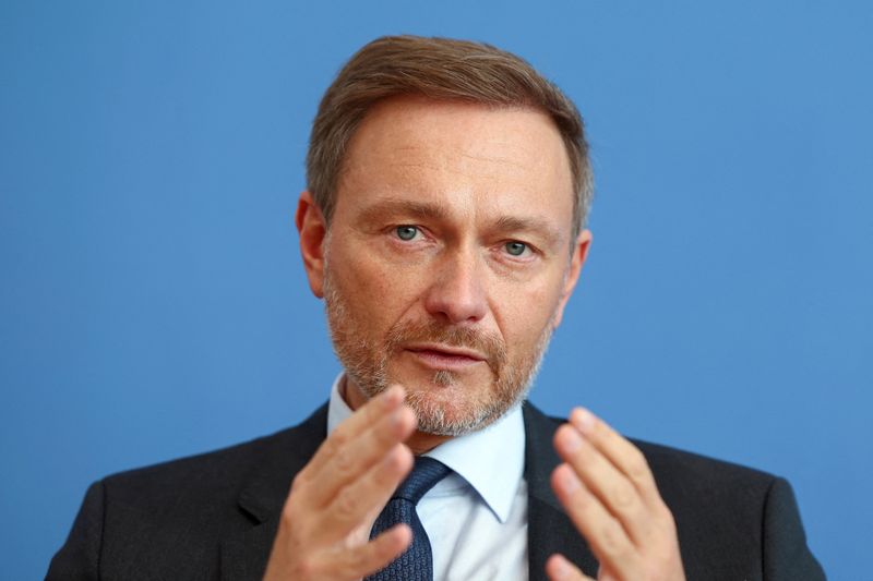 Germany calls for new talks on transatlantic trade deal - Handelsblatt