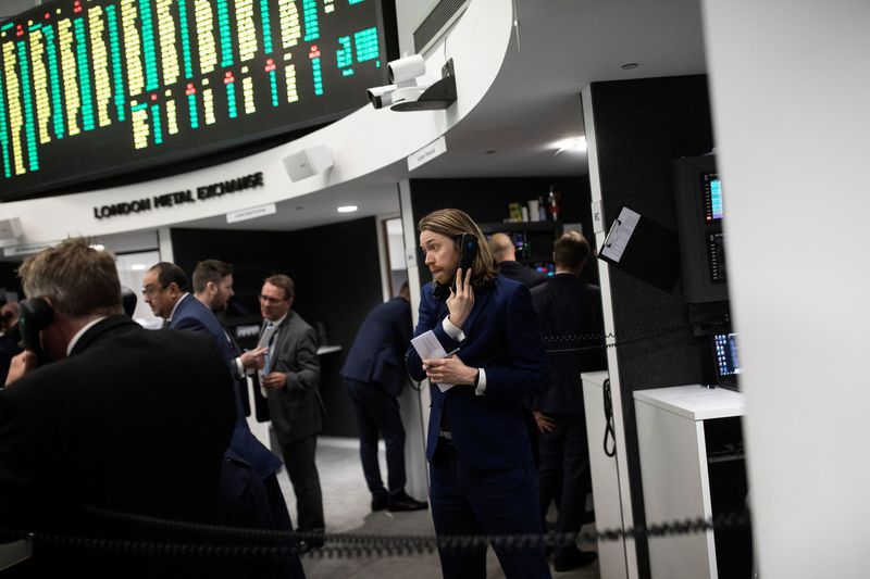 Investors find they have no easy alternative to chaotic LME nickel trade