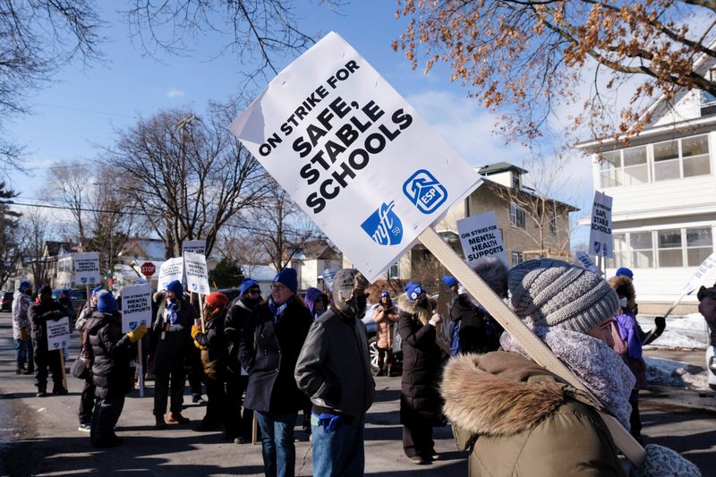 Minneapolis teachers in tentative deal to end weeks-long strike