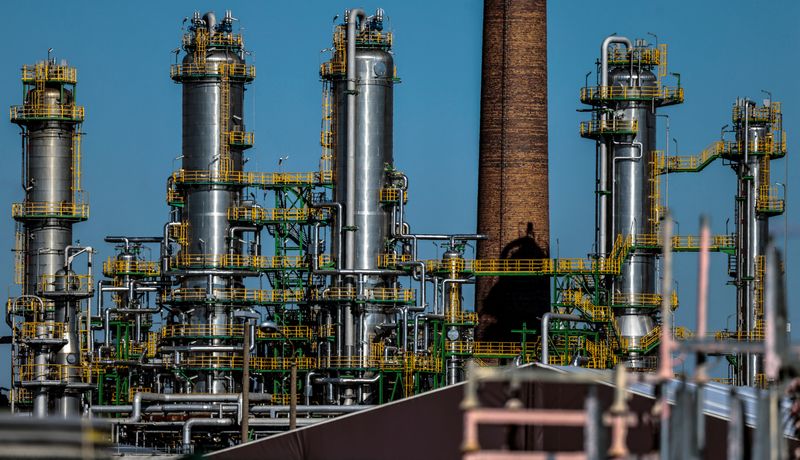 Oil futures open higher on IEA supply warning