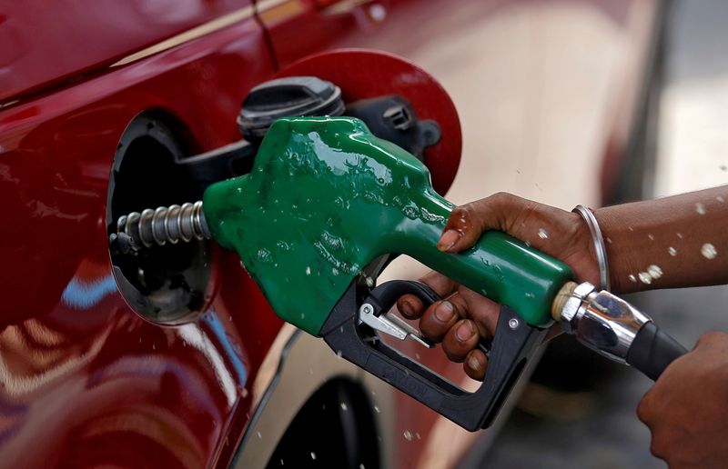 Oil slumps as Shanghai shuts to curb COVID surge
