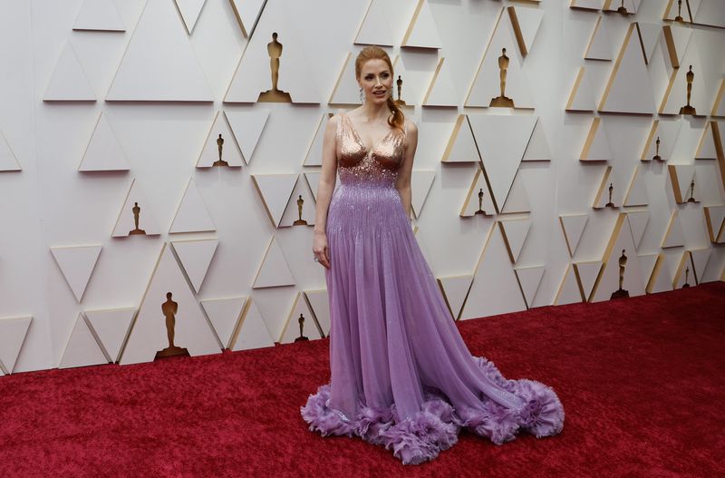 Oscar nominee Jessica Chastain, others glitter on red carpet