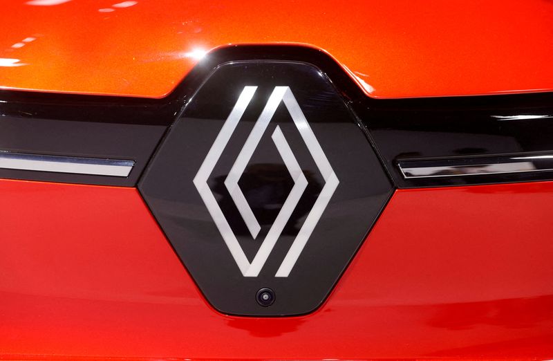 Renault shares down after company suspends Moscow plant