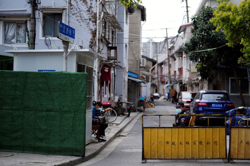Shanghai to roll out policies to support economy during COVID battle