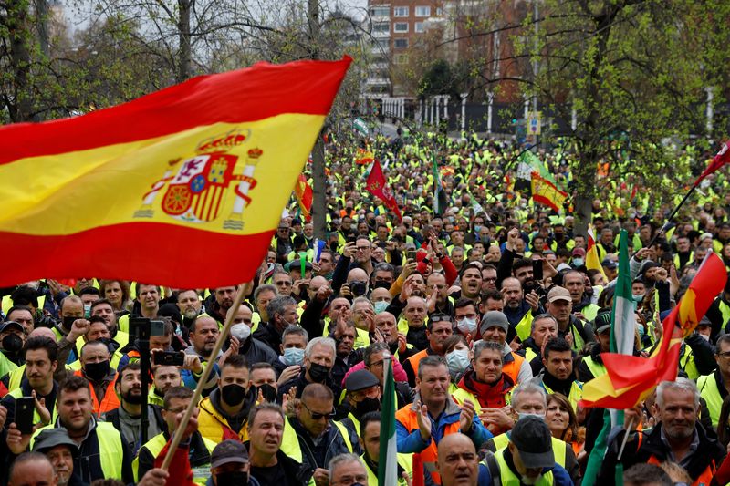 Spain to approve 16 billion euros in aid to offset soaring energy costs